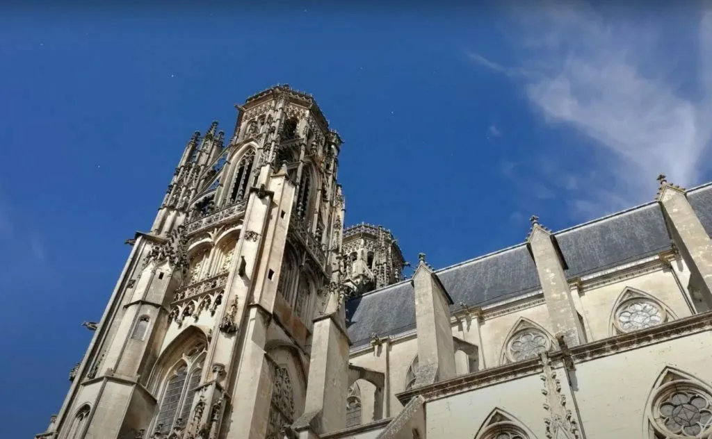 Image qui illustre: Découvrez une cathédrale construite entre le XIIIe et le XVIe siècle à travers une balade sonore à Toul - 0