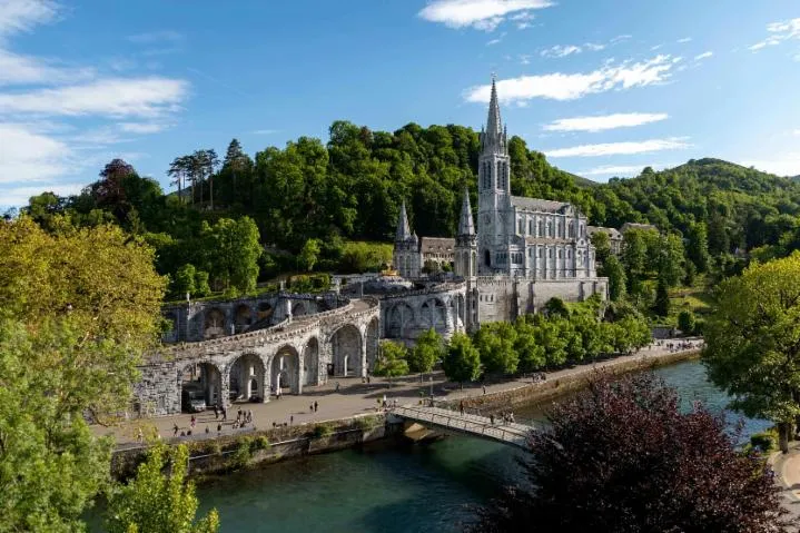 Image qui illustre: Visite guidée du sanctuaire Notre-Dame de Lourdes