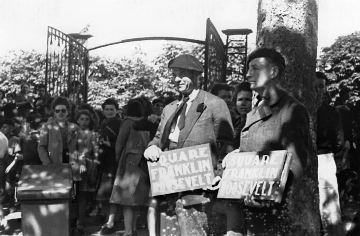 Image qui illustre: Centenaire du Studio Dupitier : des expositions pour connaître l'histoire des places de Thouars à travers l'œil du photographe !