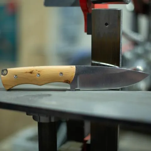 Image qui illustre: Fabriquez votre couteau droit le temps d'une journée