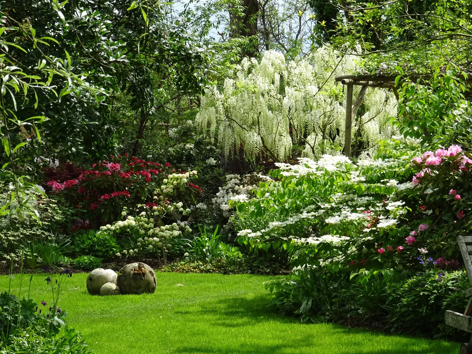 Image qui illustre: Visite d'un jardin à l'anglaise à Le Perray-en-Yvelines - 0