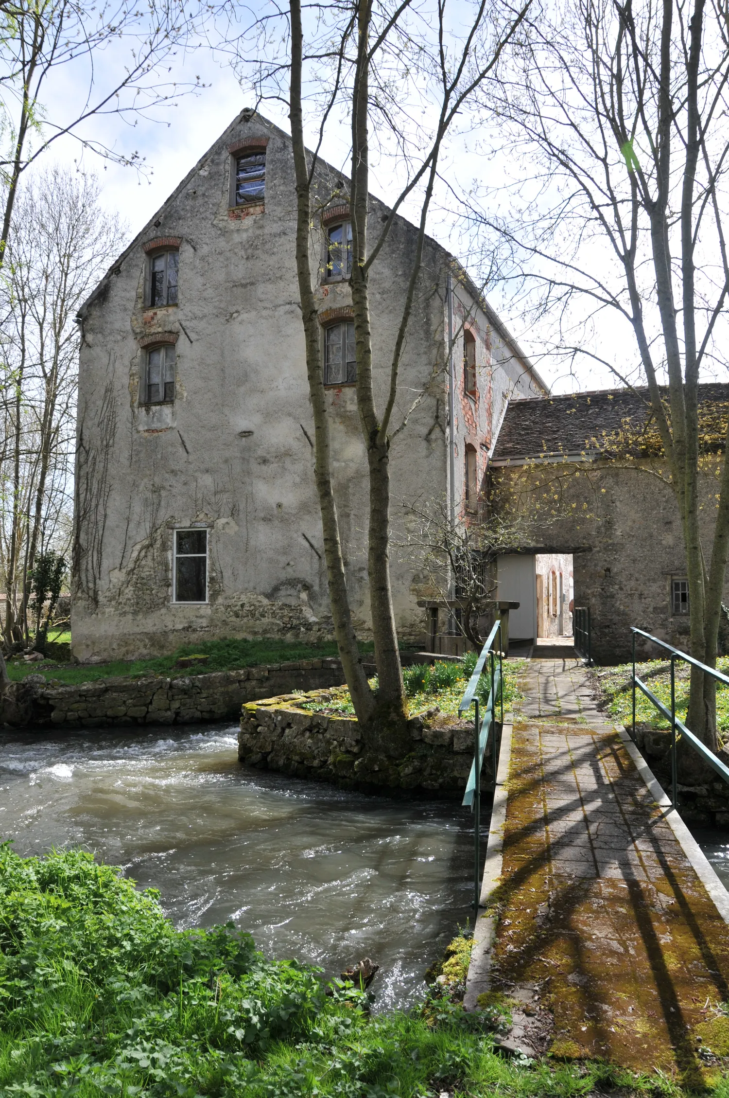 Image qui illustre: Moulin À Eau De Chatillon à Ondreville-sur-Essonne - 0