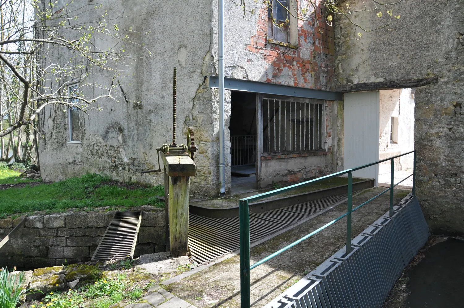 Image qui illustre: Moulin À Eau De Chatillon à Ondreville-sur-Essonne - 2