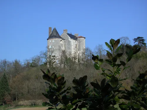Image qui illustre: Buzet-sur-baïse, Randonnée Autour Du Château à Buzet-sur-Baïse - 0
