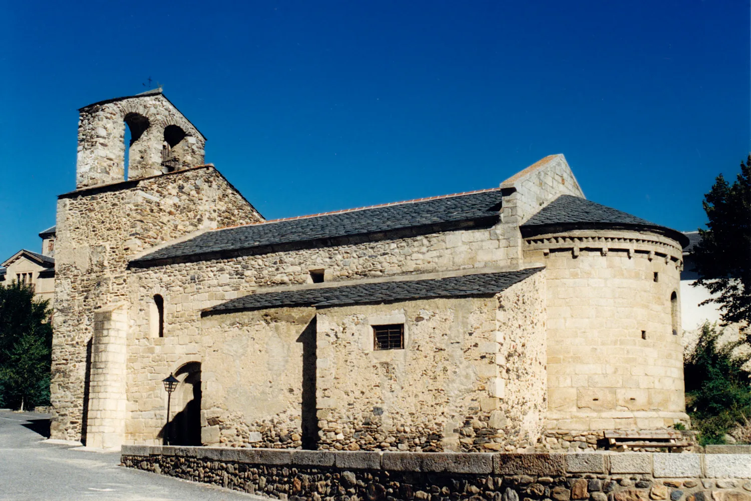 Image qui illustre: Église Saint-julien D'estavar à Estavar - 1