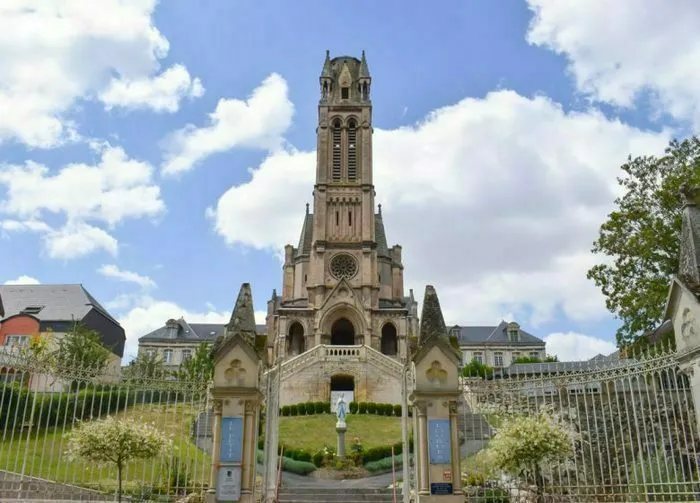 Image qui illustre: Visite guidée du petit Lourdes à Hérouville-Saint-Clair - 0