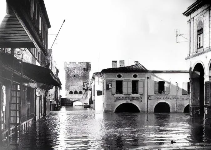 Image qui illustre: Exposition :  Quand la Garonne sort de son lit !