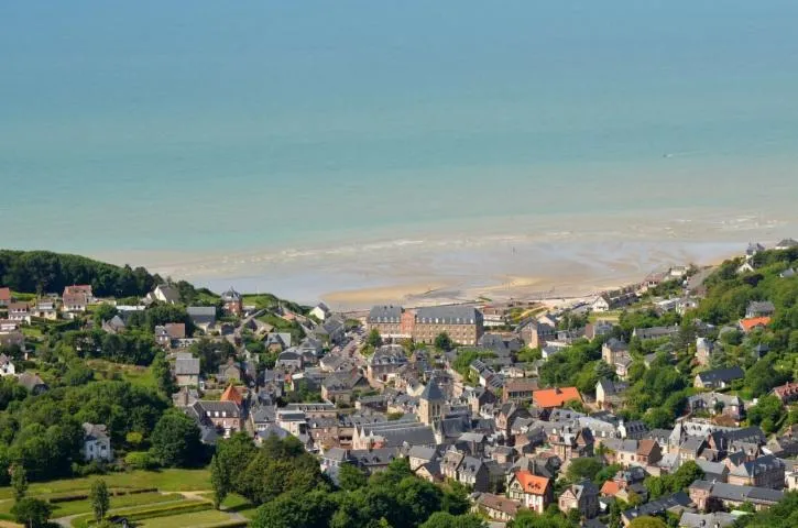 Image qui illustre: Village Veules-les-Roses