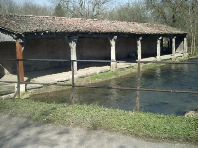 Image qui illustre: Lavoir de Pierrefitte-sur-Aire