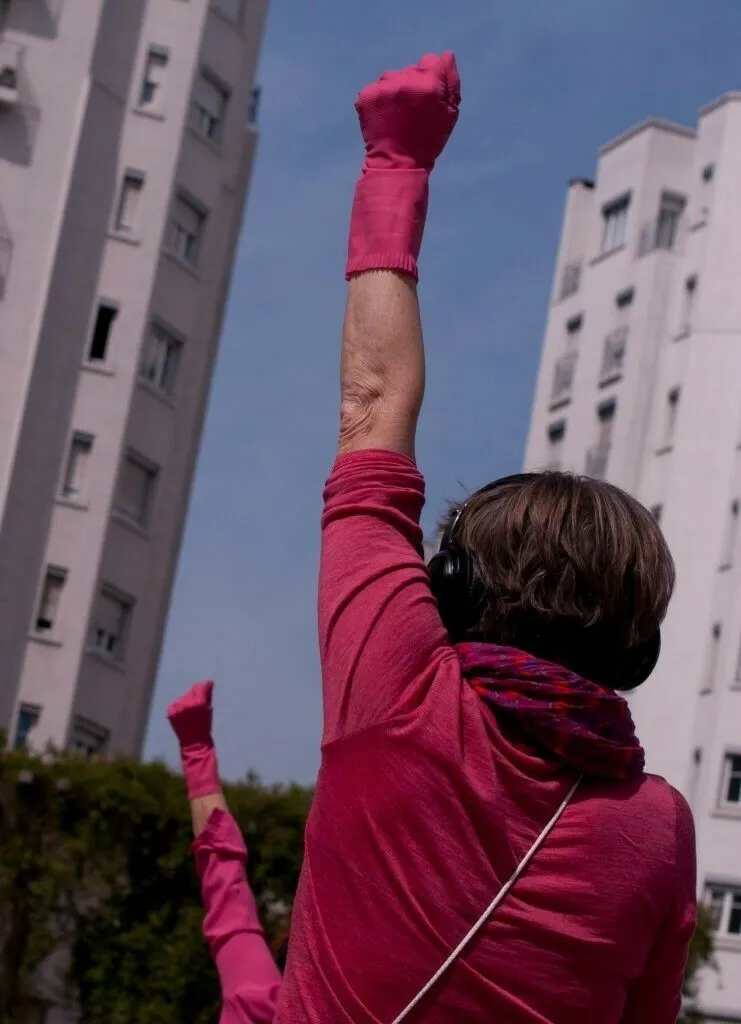 Image qui illustre: Place des Héroïnes : Compagnie Acte [ Envie de ville] à Villeurbanne - 0