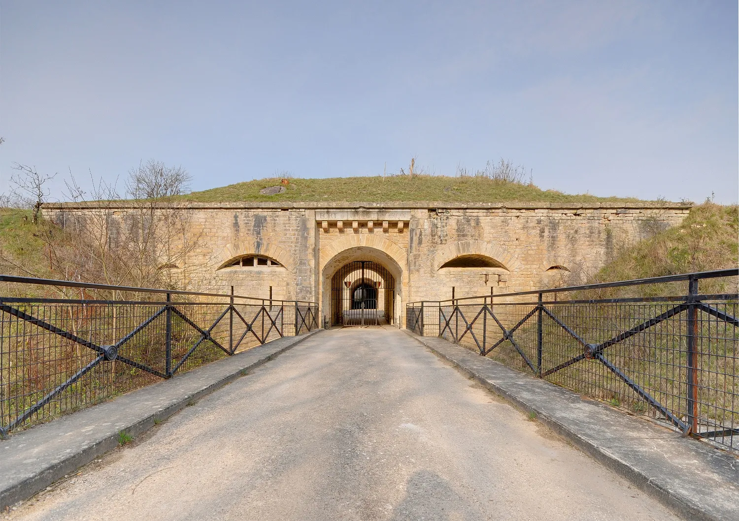 Image qui illustre: Fort de la Motte-Giron à Dijon - 0