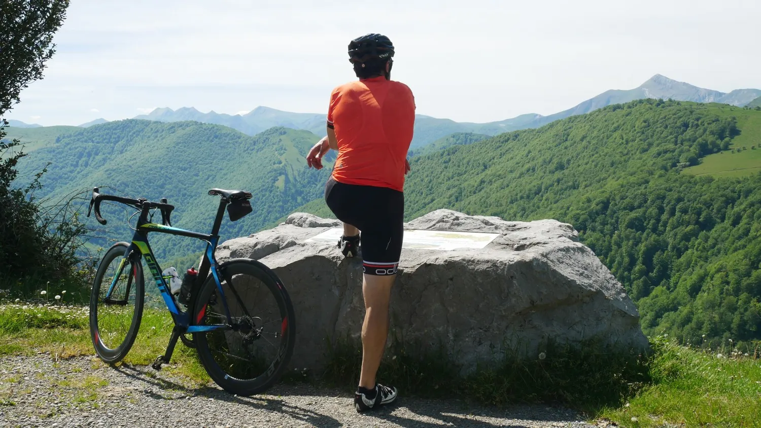 Image qui illustre: Route N° 5 - Col d'Ahusquy à Arette - 0