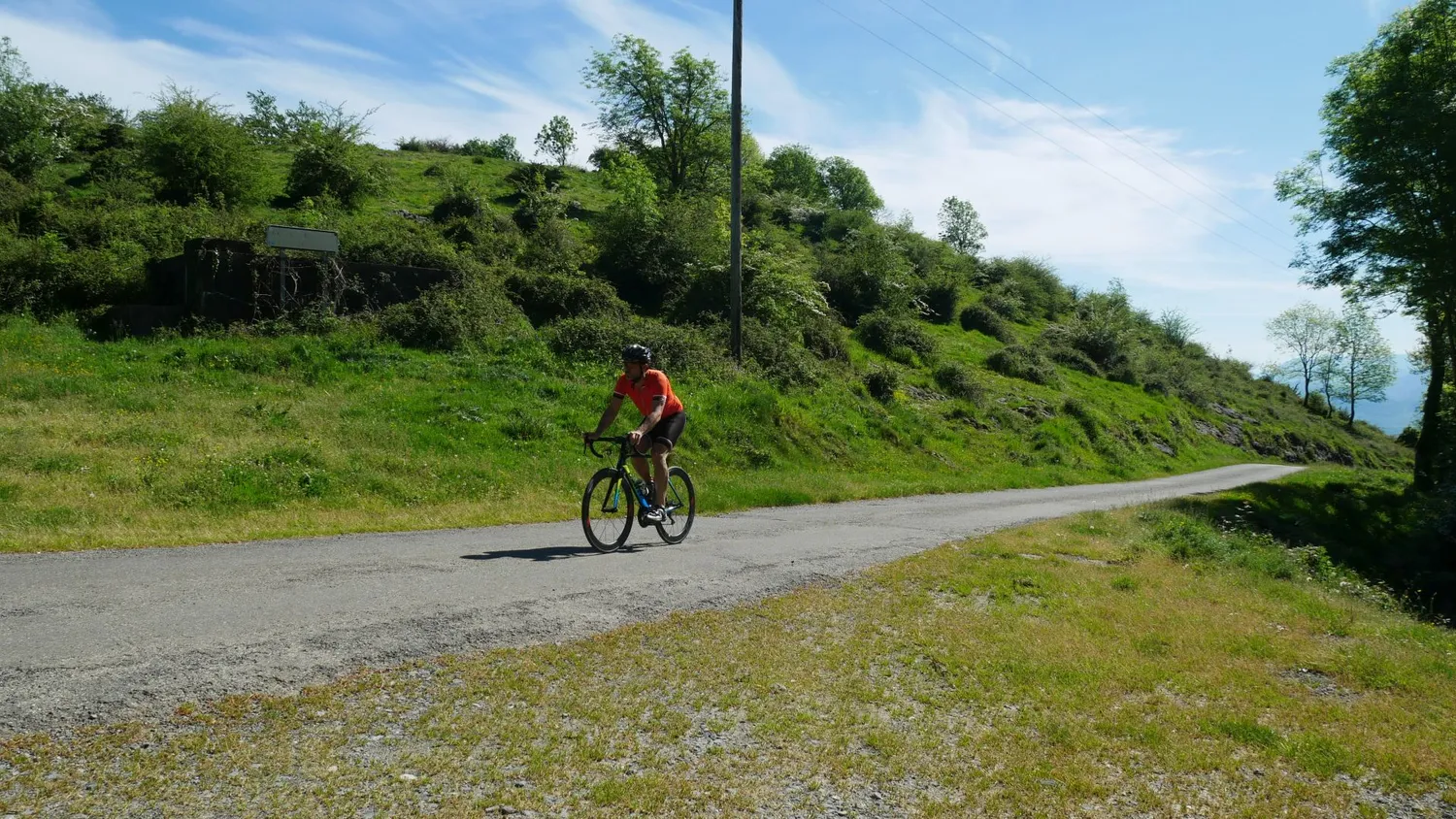 Image qui illustre: Route N° 5 - Col d'Ahusquy à Arette - 1