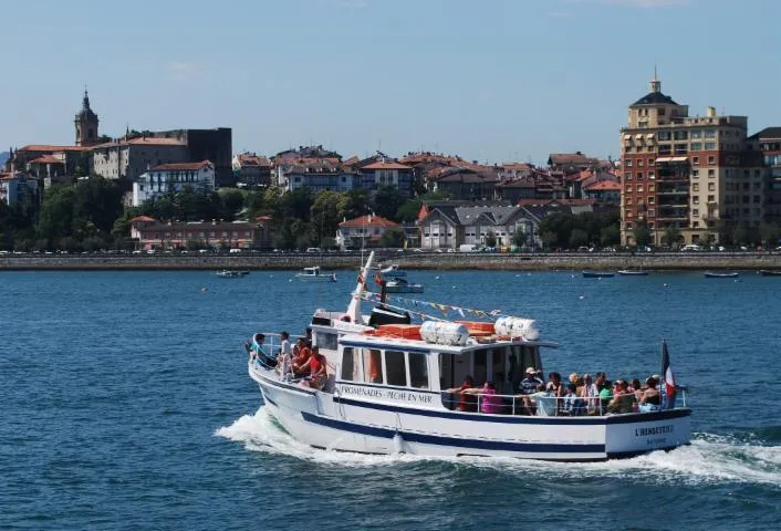 Image qui illustre: Bateau Hendayais II - Promenades En Mer