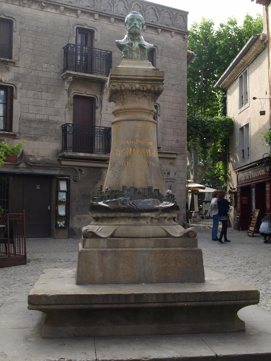Image qui illustre: Buste de Jean-Pierre Cros Mayrevieille à Carcassonne - 0