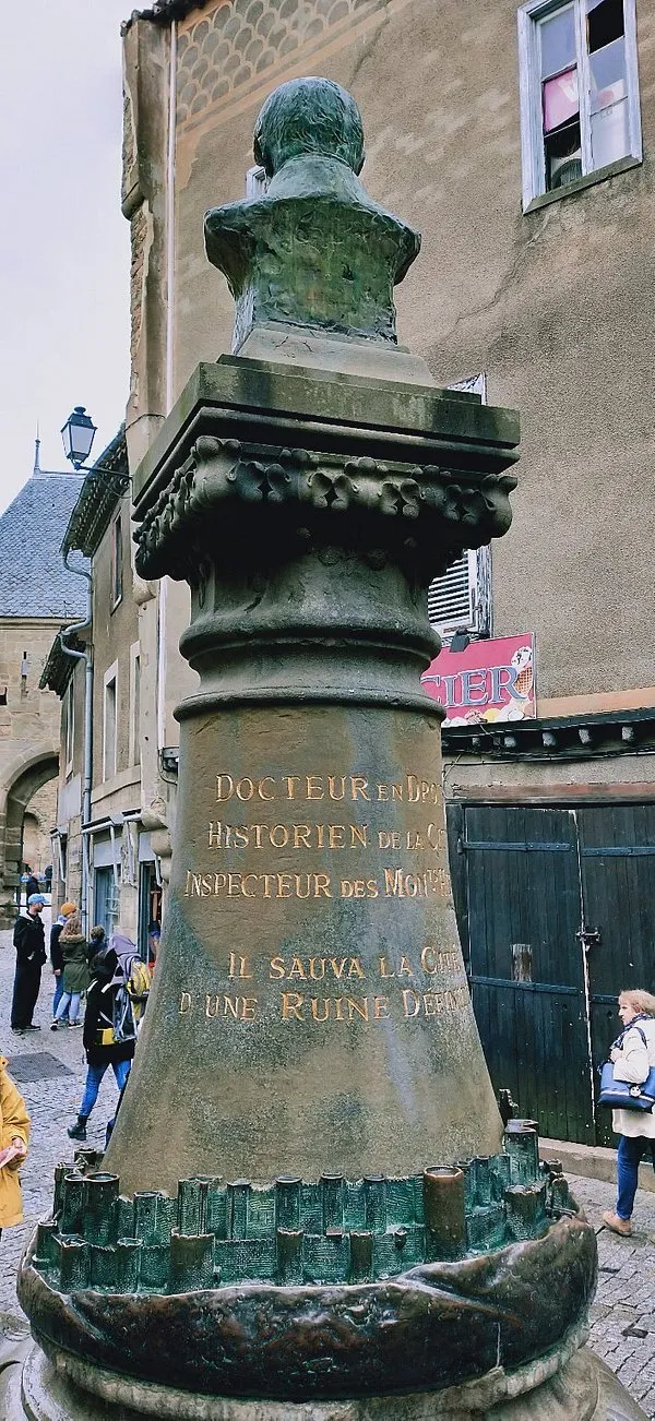 Image qui illustre: Buste de Jean-Pierre Cros Mayrevieille à Carcassonne - 2