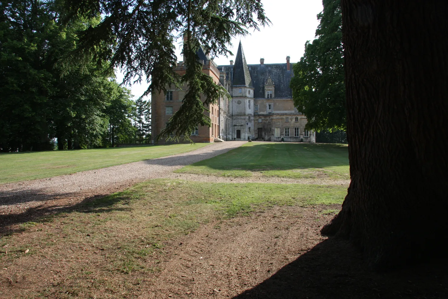 Image qui illustre: Château De Courtalain à Commune nouvelle d'Arrou - 1