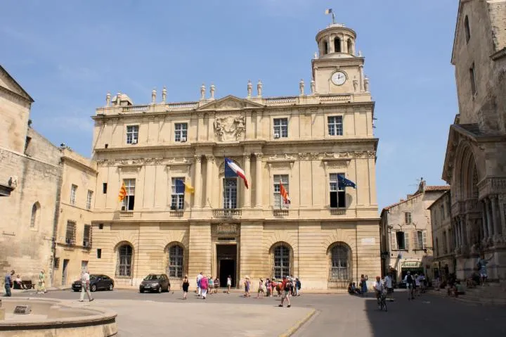 Image qui illustre: Mairie d'Arles