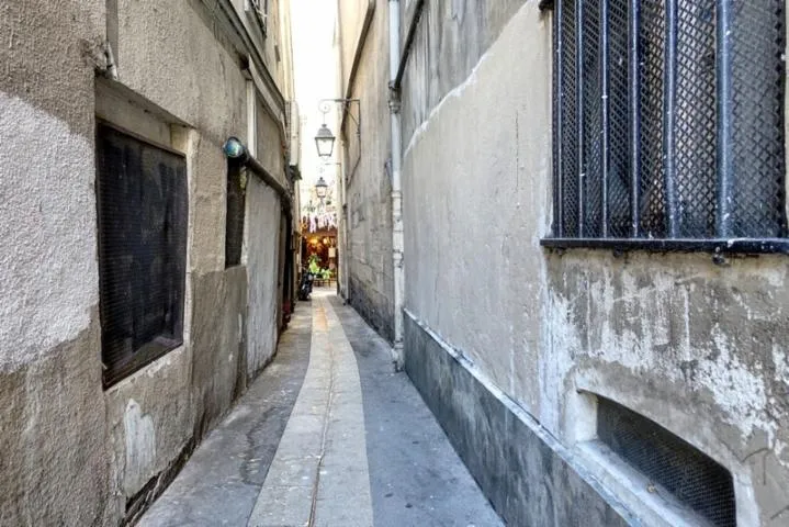 Image qui illustre: Rue du Chat-qui-Pêche