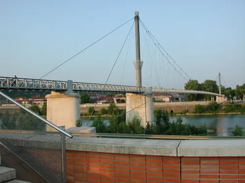 Image qui illustre: Le Pont-canal, Boulevard De L'eau à Le Passage - 0
