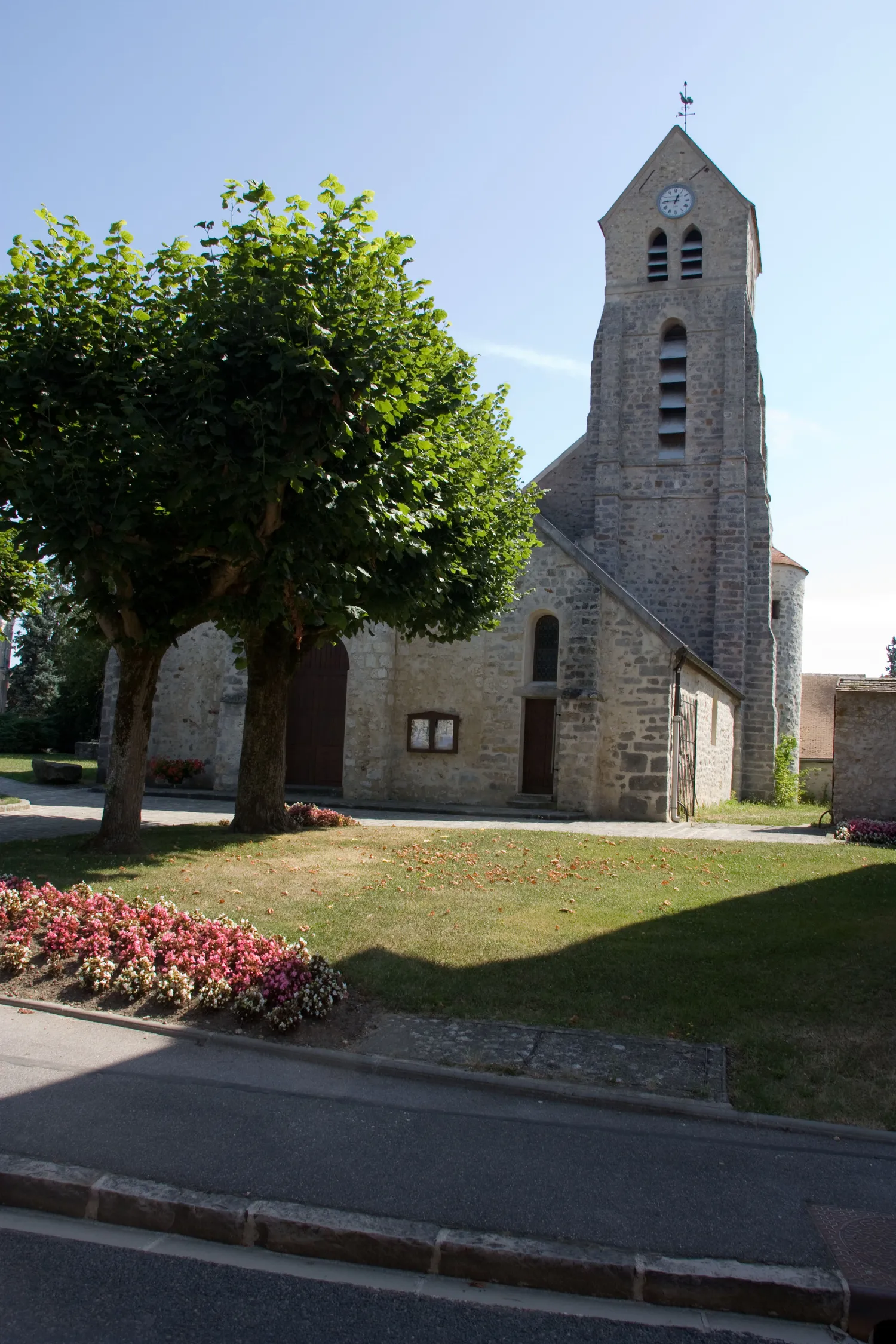 Image qui illustre: Eglise Saint-aignan à Soisy-sur-École - 0