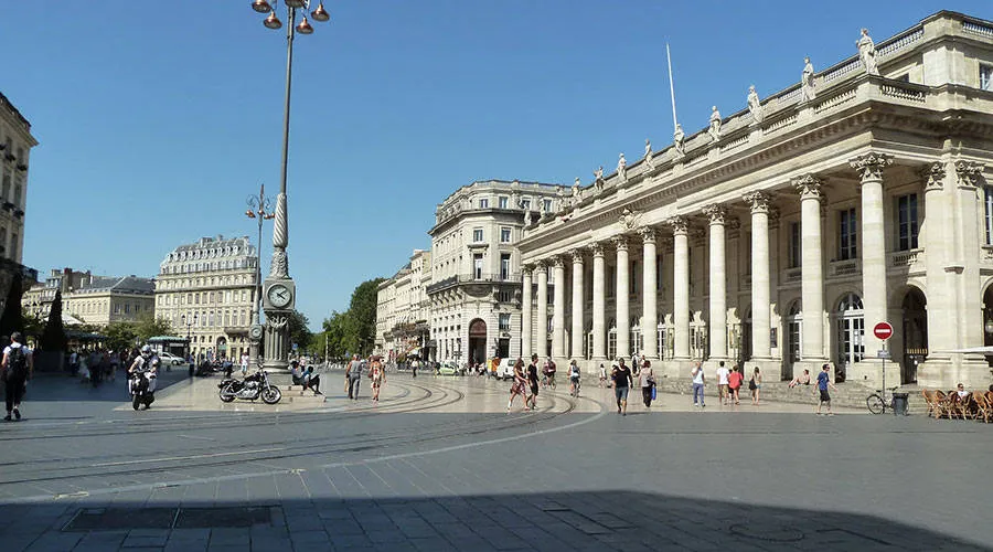 Image qui illustre: Place de la Comédie