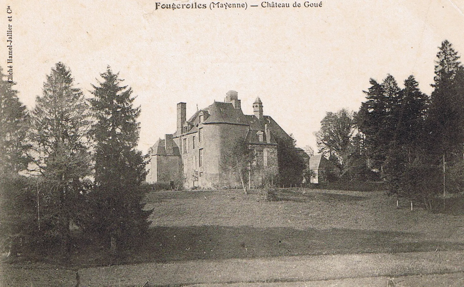 Image qui illustre: Chateau De Goue à Fougerolles-du-Plessis - 0