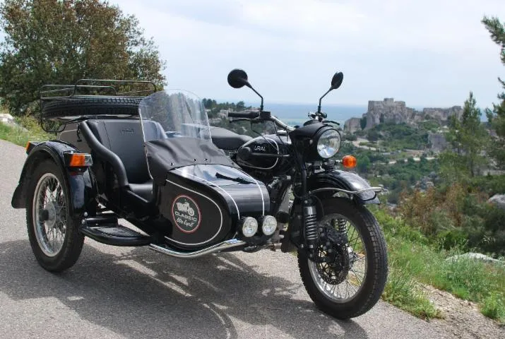 Image qui illustre: Classic Bike Esprit (motorcycles + sidecar tours )