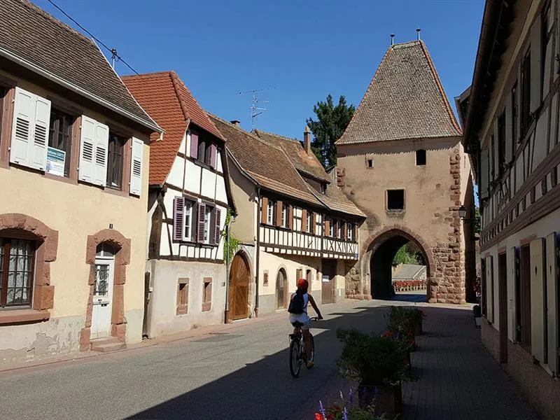 Image qui illustre: Portes et enceinte médiévales de Boersch à Bœrsch - 0