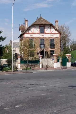 Image qui illustre: À la découverte du quartier Schaken, l’ancienne petite Venise de Saint-Maur