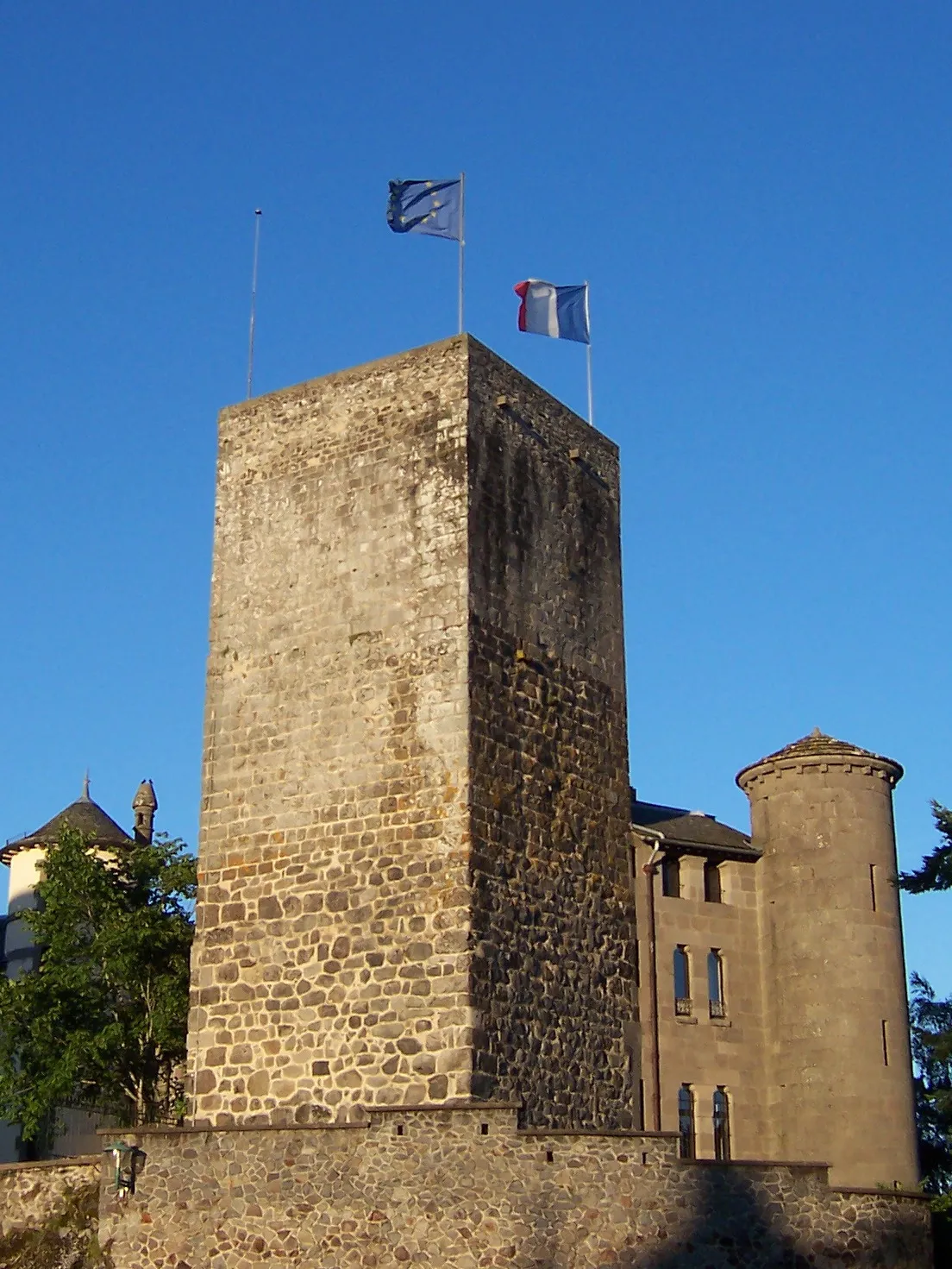 Image qui illustre: Château Saint-Etienne à Aurillac - 0