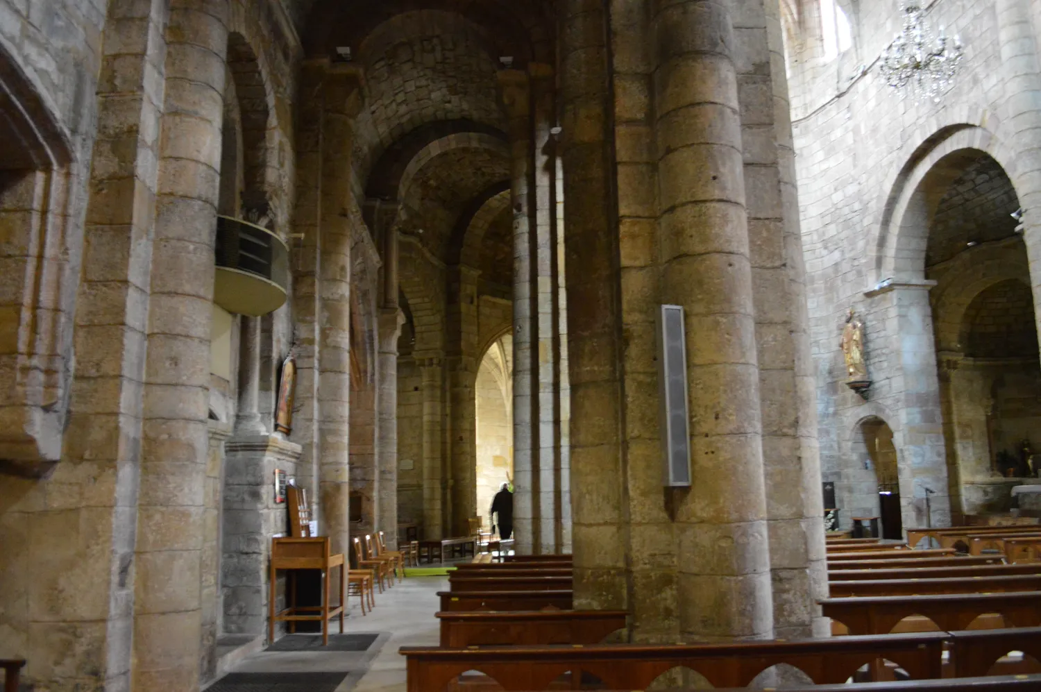Image qui illustre: Eglise Saint Martin à La Canourgue - 1