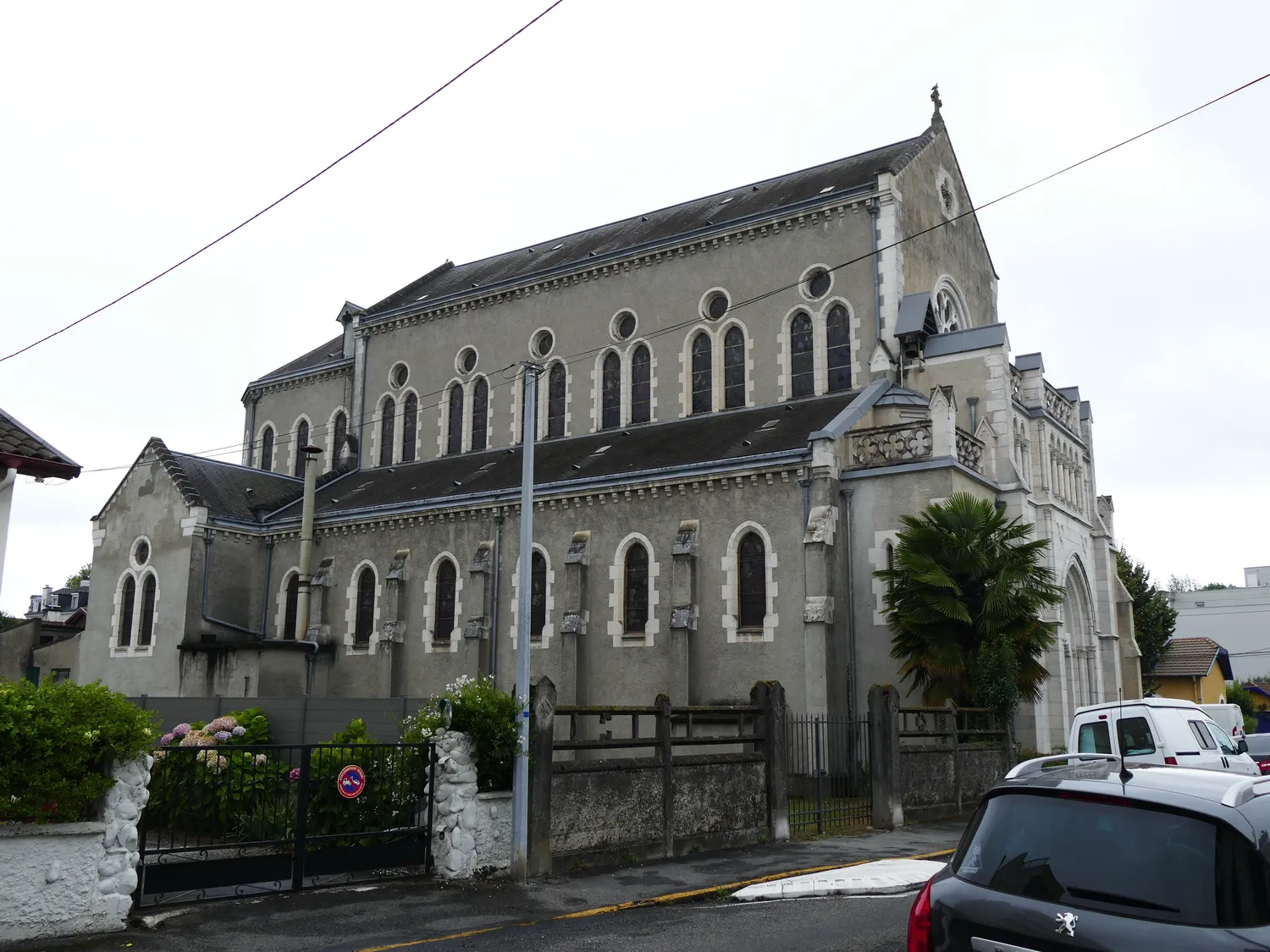 Image qui illustre: Eglise Notre Dame du Bout du Pont à Pau - 0