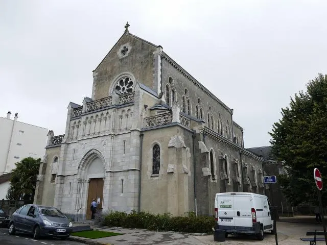 Image qui illustre: Eglise Notre Dame du Bout du Pont