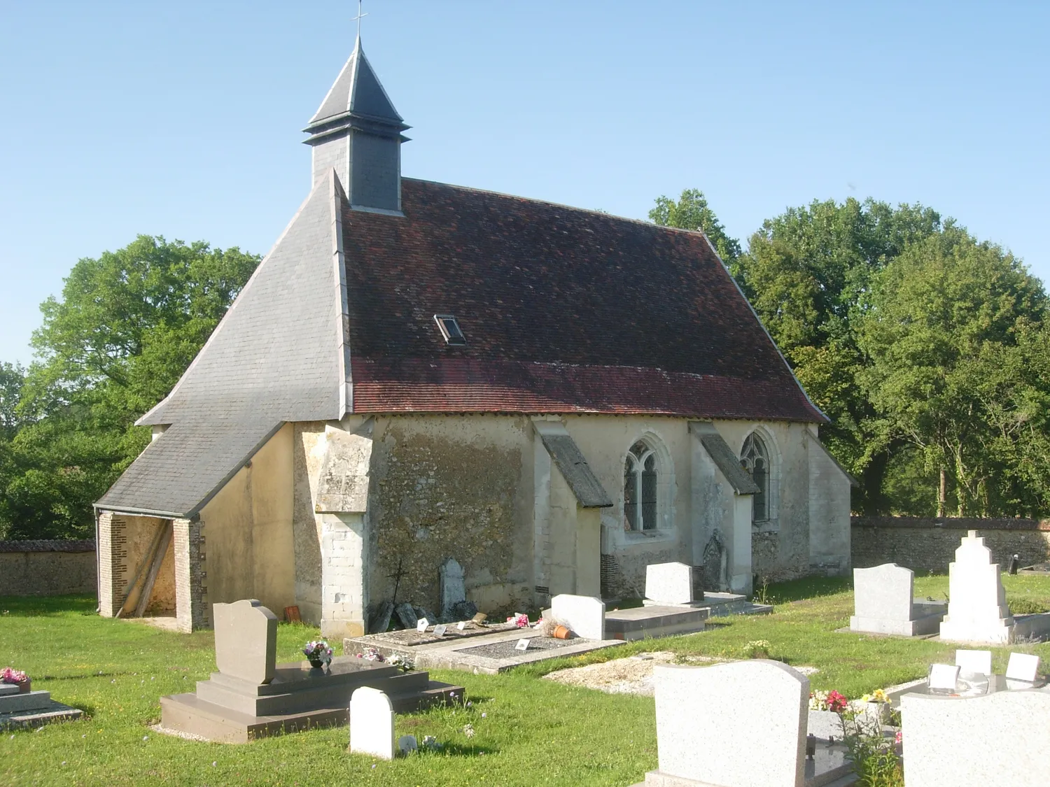 Image qui illustre: Eglise Notre-dame De La Nativité À Nogent-en-othe à Nogent-en-Othe - 1