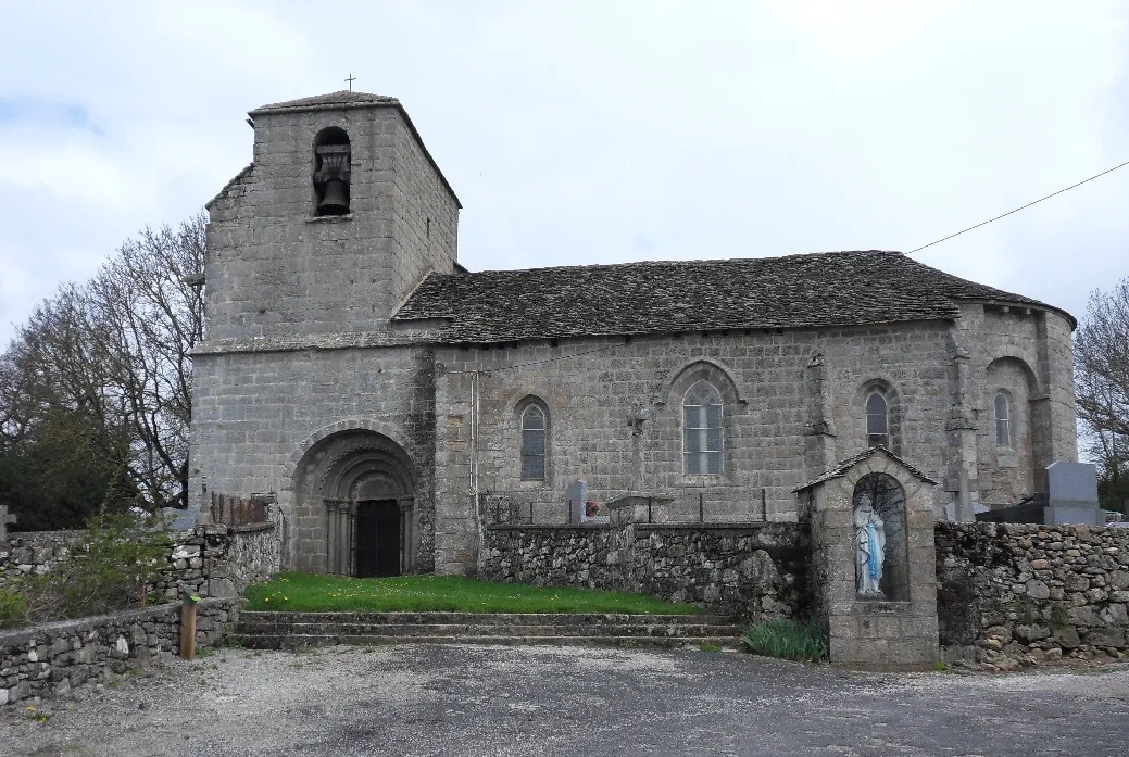 Image qui illustre: Eglise Saint-Amans-du-Ram à Vézins-de-Lévézou - 0
