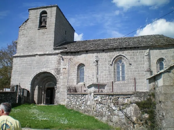 Image qui illustre: Eglise Saint-Amans-du-Ram à Vézins-de-Lévézou - 1