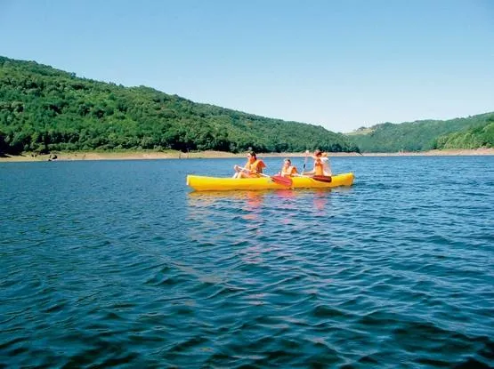 Image qui illustre: Canoës, Pédalos, Paddles : Locations Camping La Source