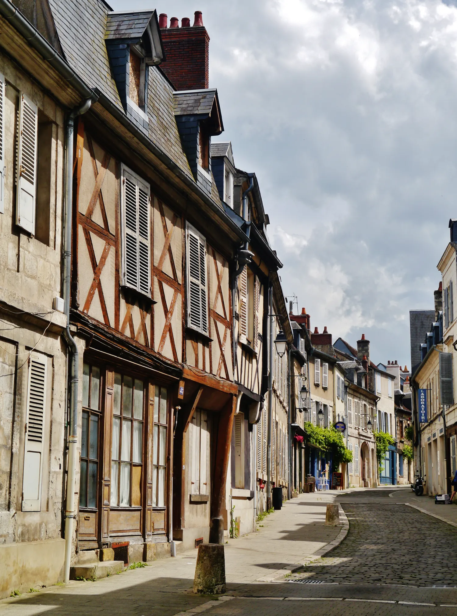 Image qui illustre: Rue Bourbonnoux à Bourges - 2