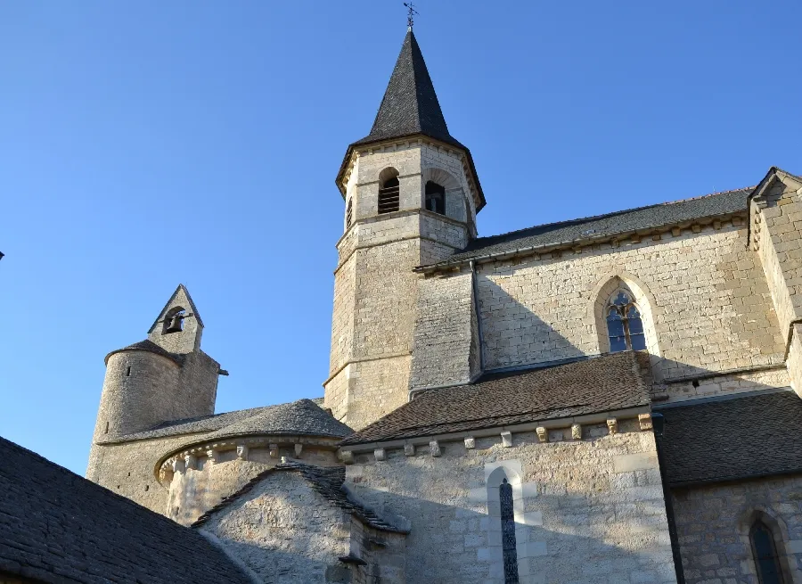 Image qui illustre: Eglise Saint-sépulcre à Villeneuve - 0