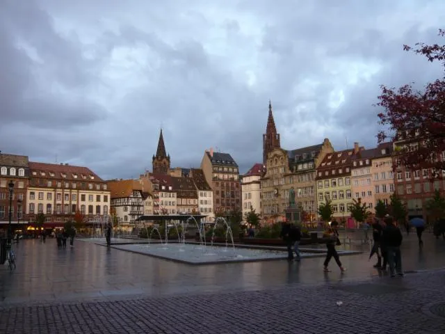 Image qui illustre: Place Kléber