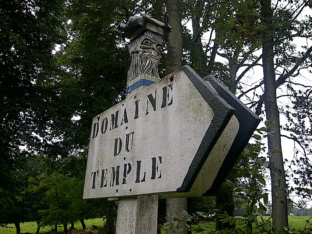 Image qui illustre: Le Bois Du Temple à Neuf-Marché - 0
