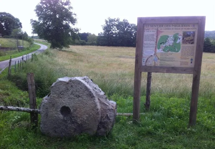 Image qui illustre: Sentier des meulières