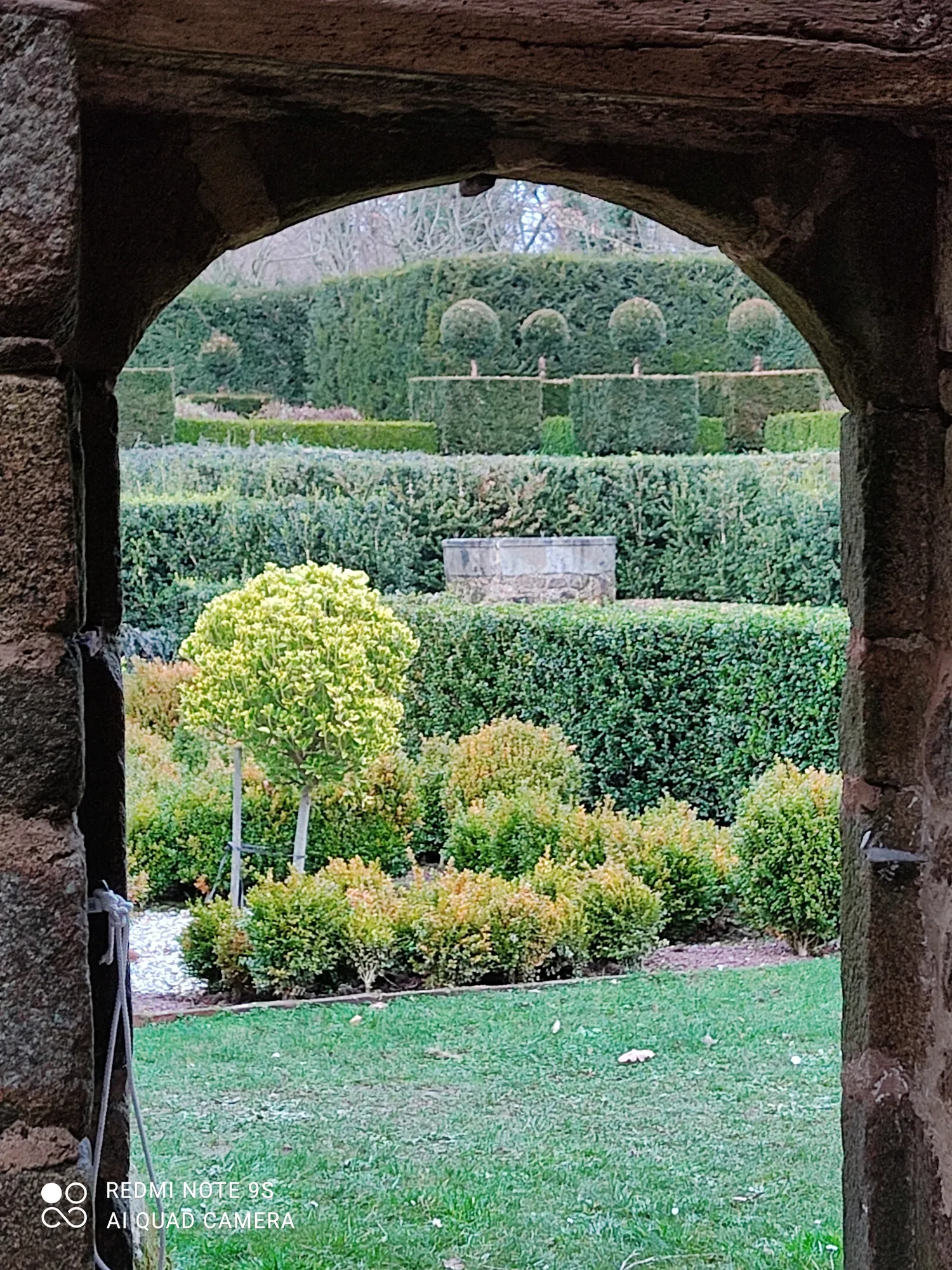 Image qui illustre: Visite libre des jardins à Sainte-Honorine-la-Chardonne - 0