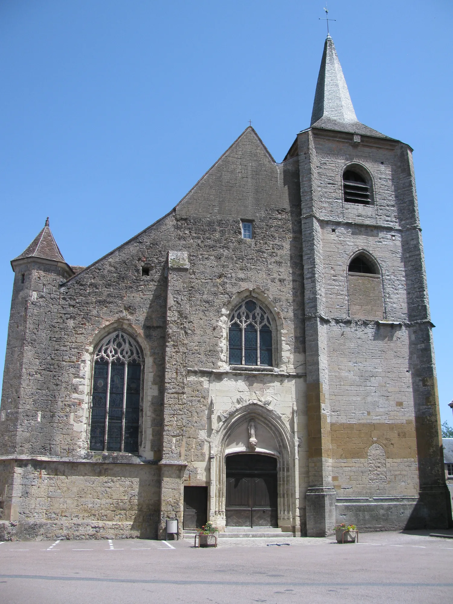 Image qui illustre: Eglise Saint-seine à Corbigny - 0