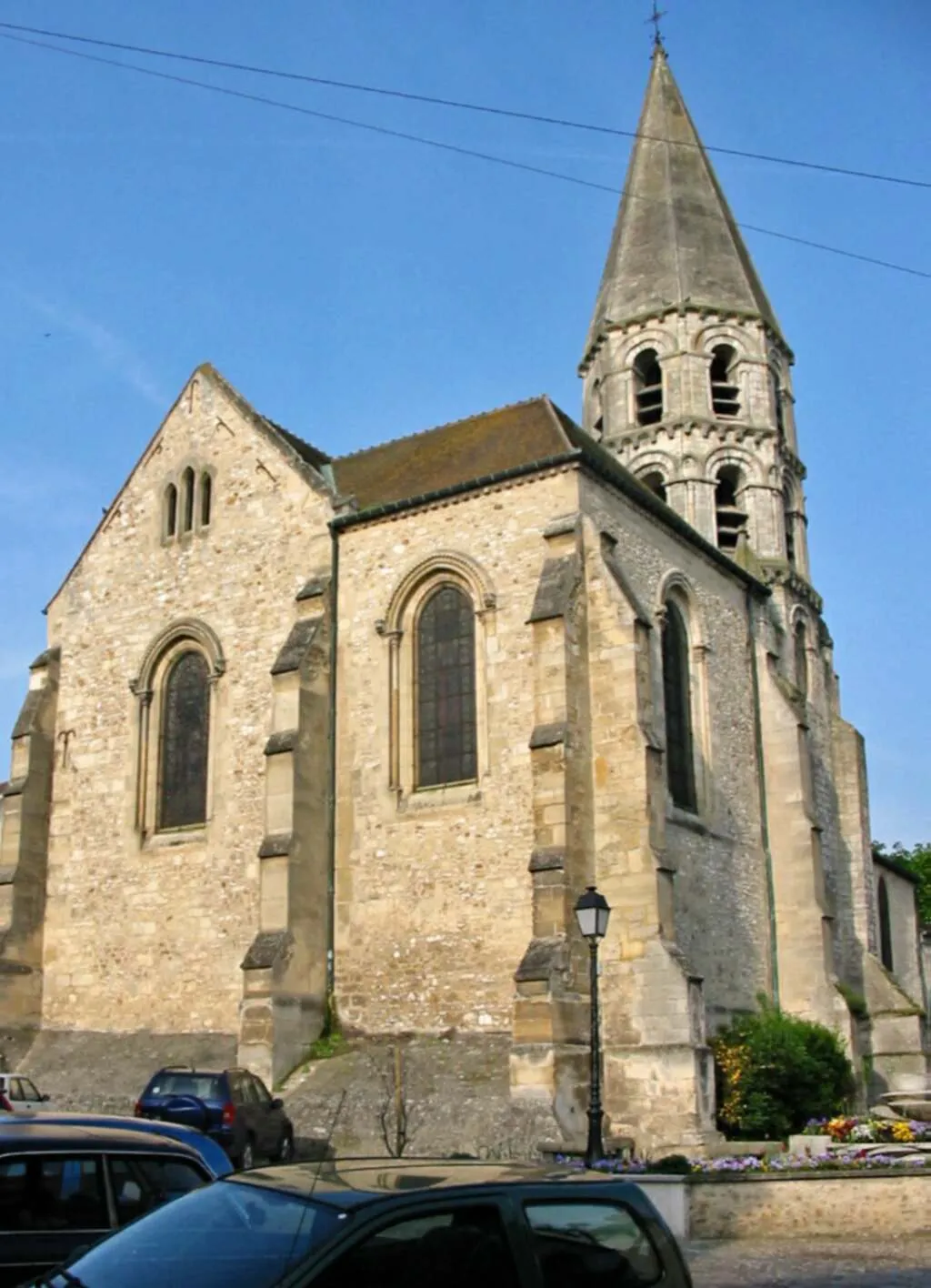 Image qui illustre: Eglise Saint-béat à Épône - 0