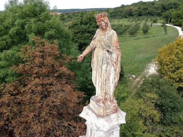 Image qui illustre: Notre Dame Des Airs