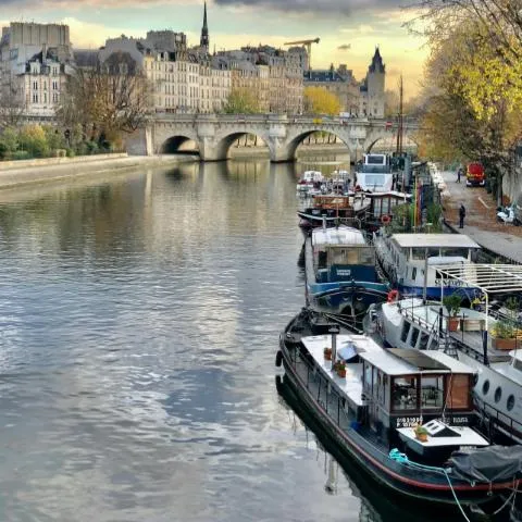 Image qui illustre: Paris : Visite à pied semi-privée