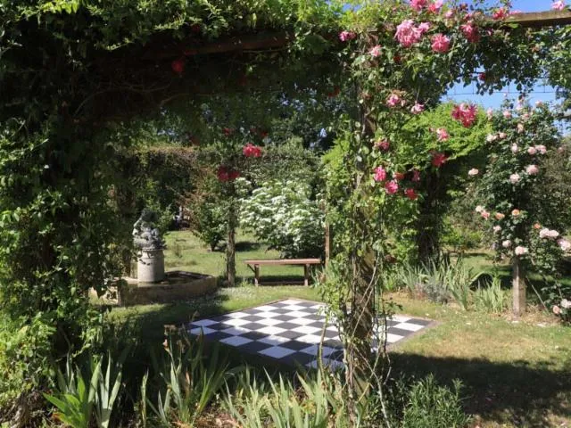 Image qui illustre: Jardin De La Petite Rochelle