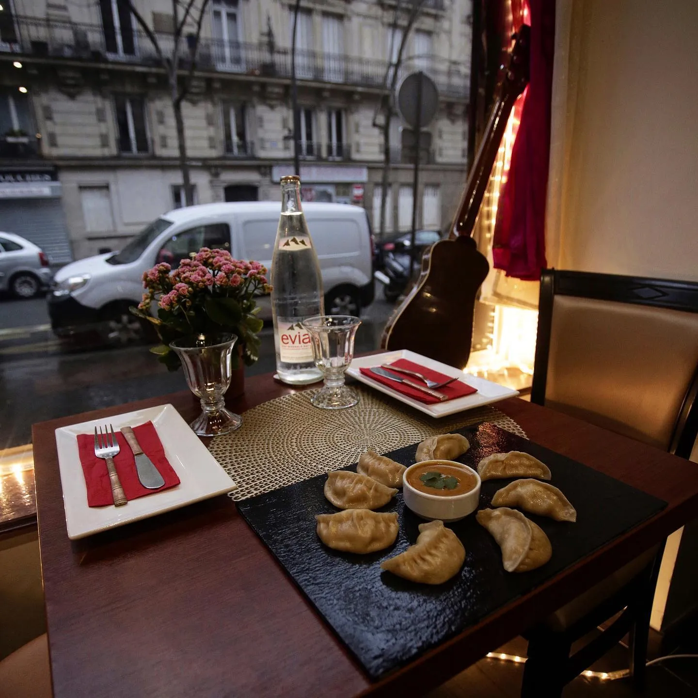 Image qui illustre: Restaurant Hello Momo à Paris - 0